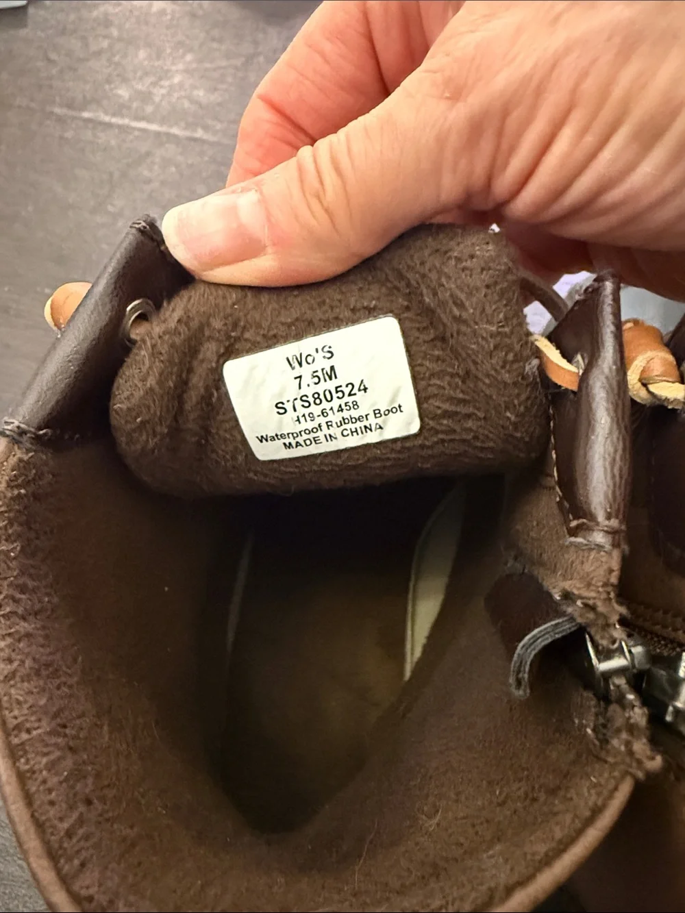 Sperry Women’s Syren Duck Boots  Leather Upper.